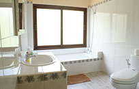 Deluxe Bathroom